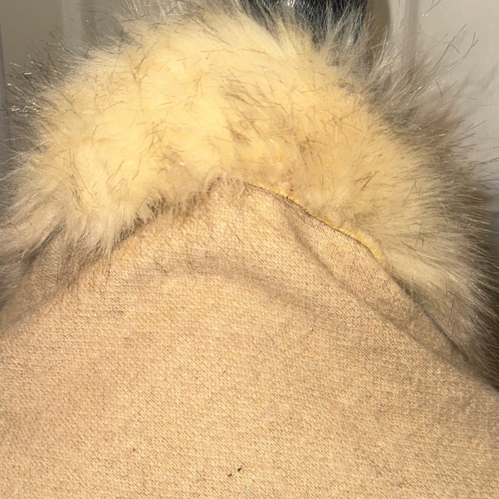 Tan Shawl with Cream Faux Fur Trim - Picture 3 of 5